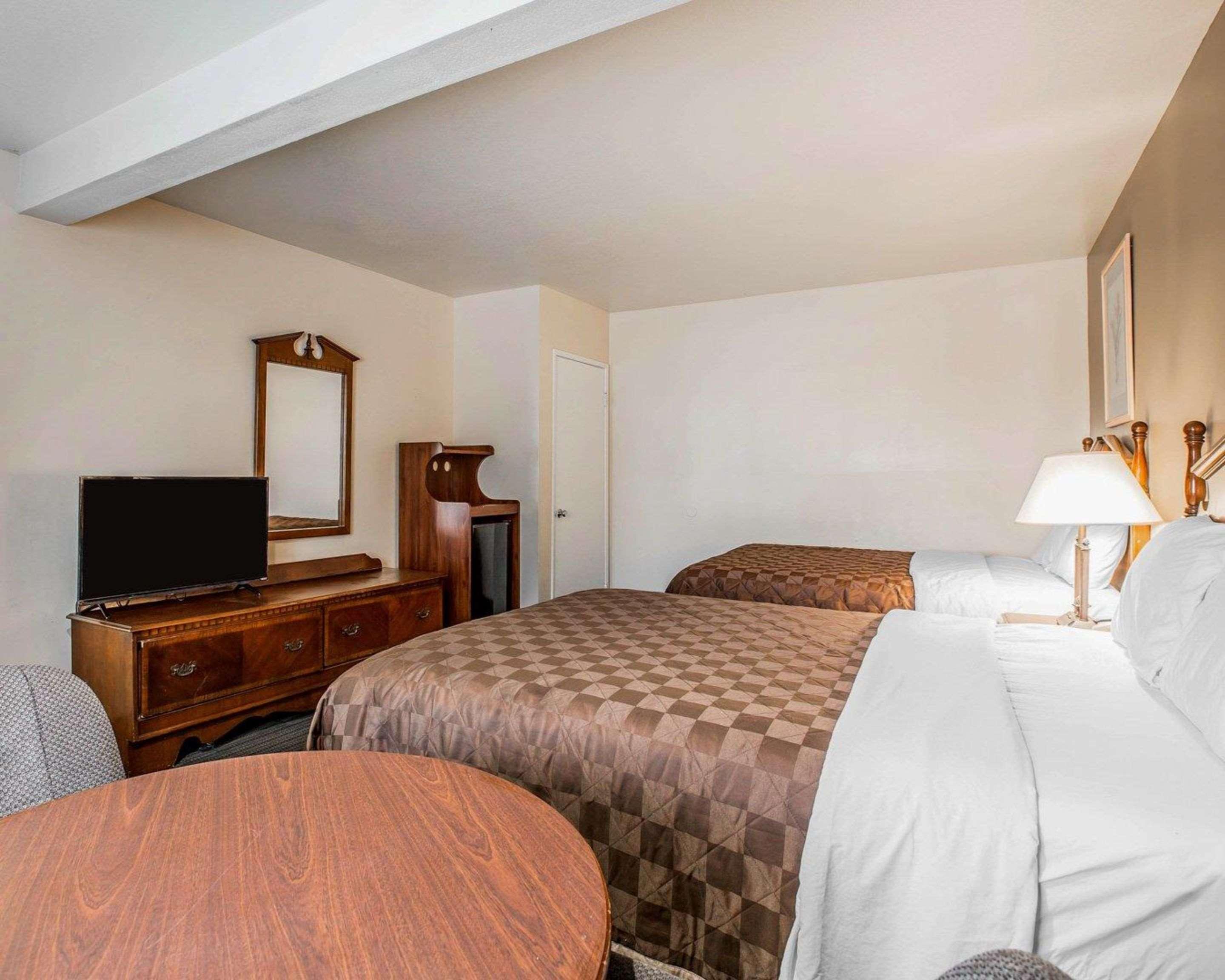 Rodeway Inn South Gate - Los Angeles South Bagian luar foto