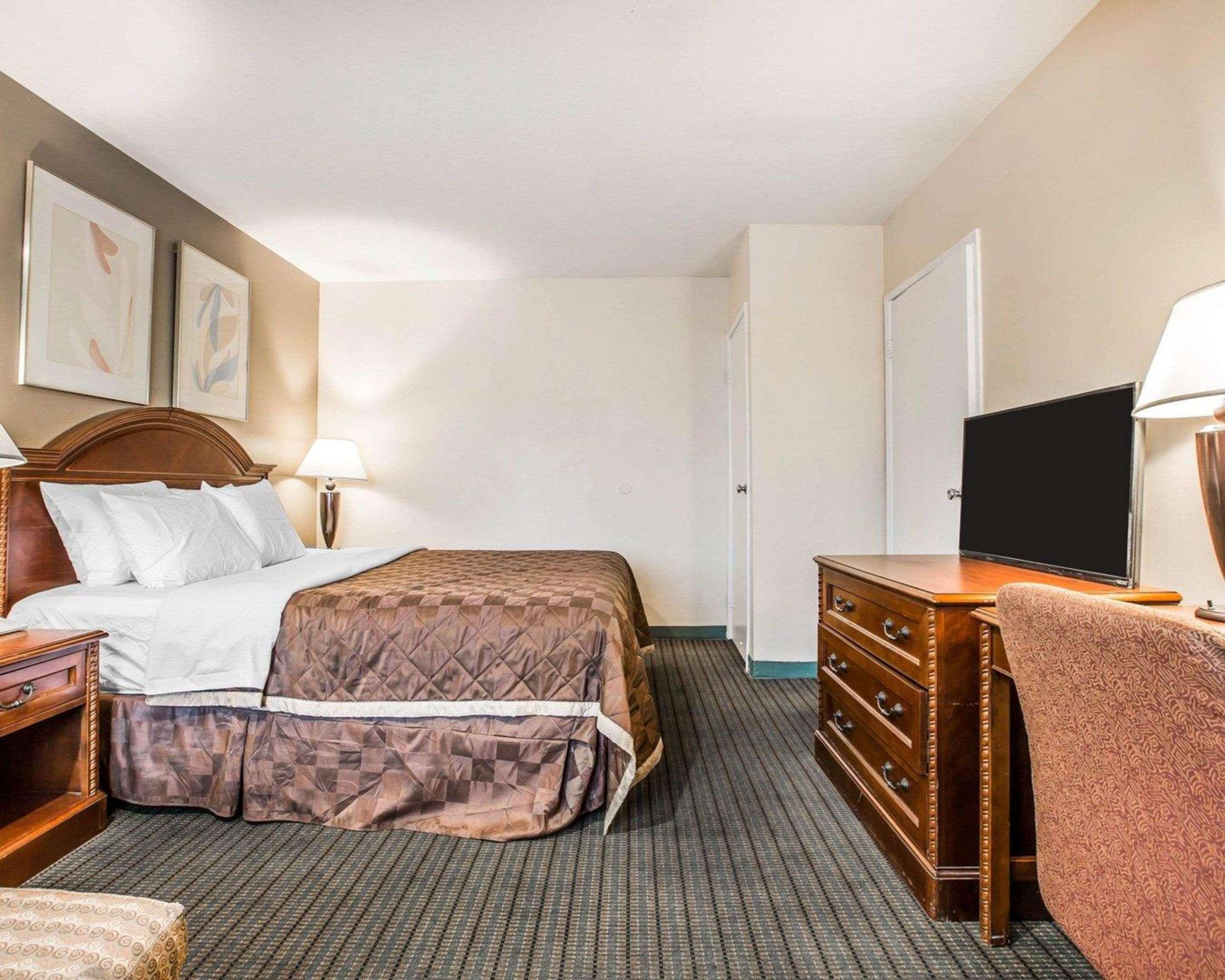 Rodeway Inn South Gate - Los Angeles South Bagian luar foto