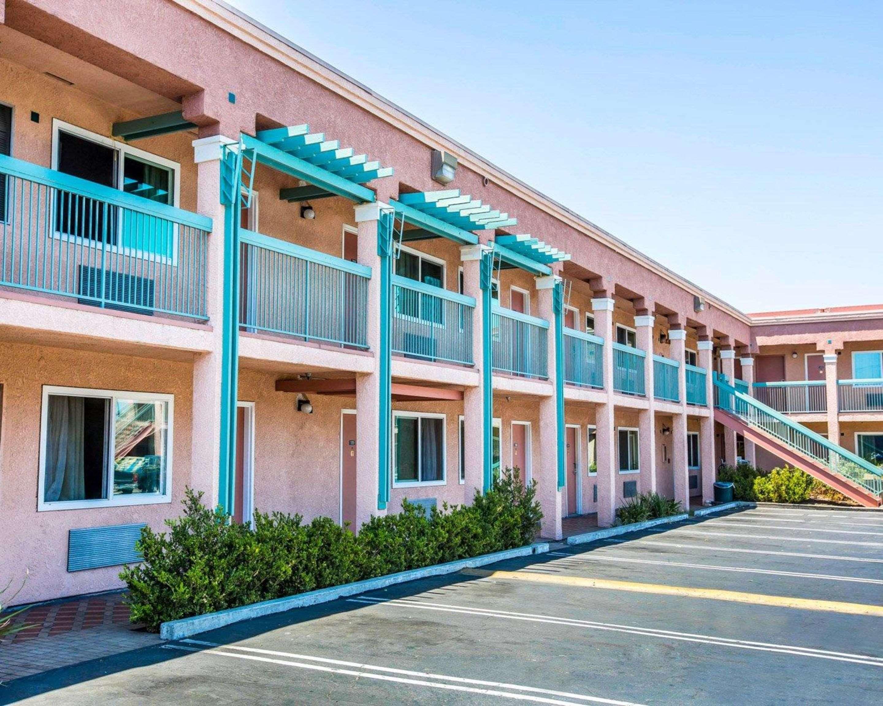 Rodeway Inn South Gate - Los Angeles South Bagian luar foto