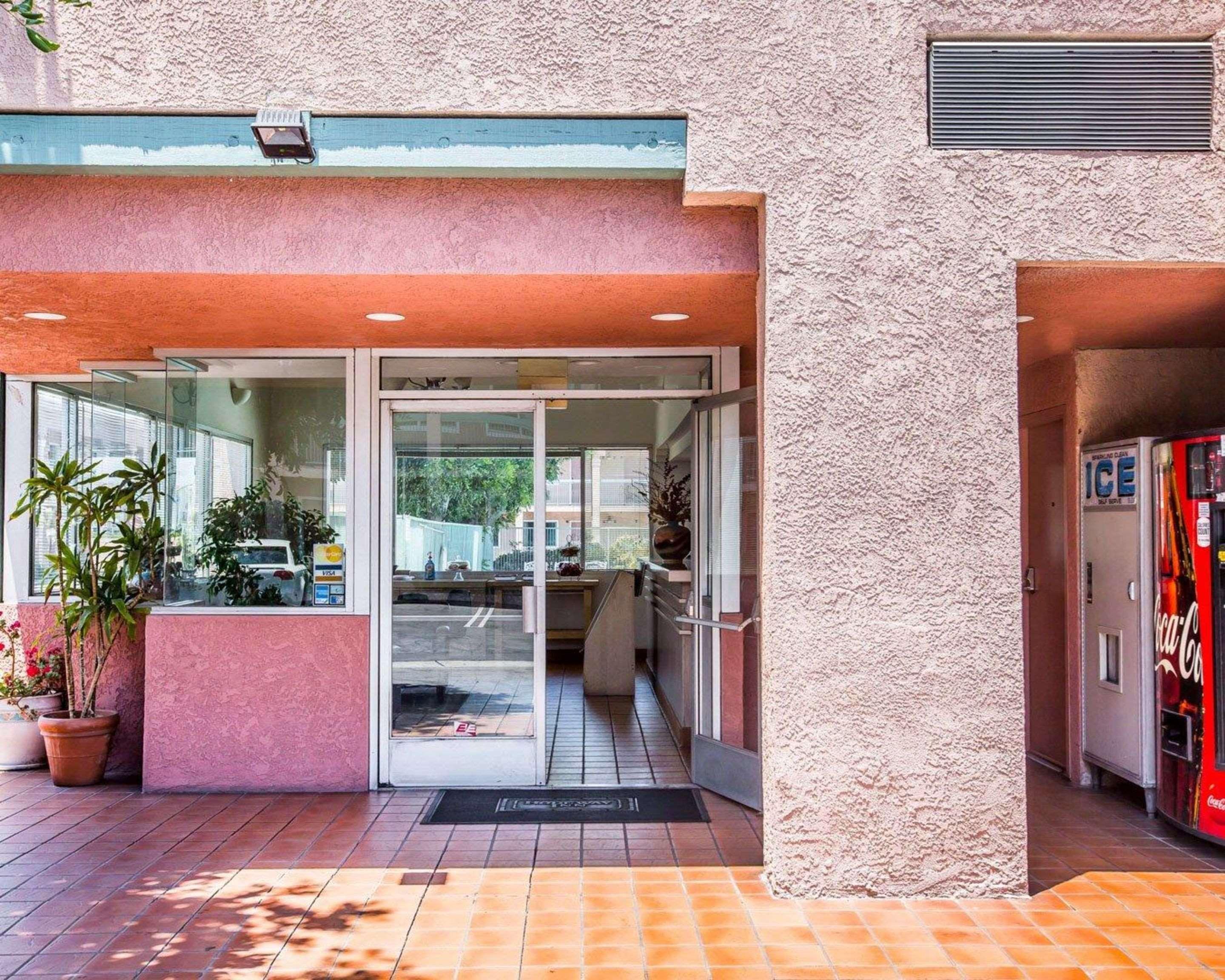 Rodeway Inn South Gate - Los Angeles South Bagian luar foto