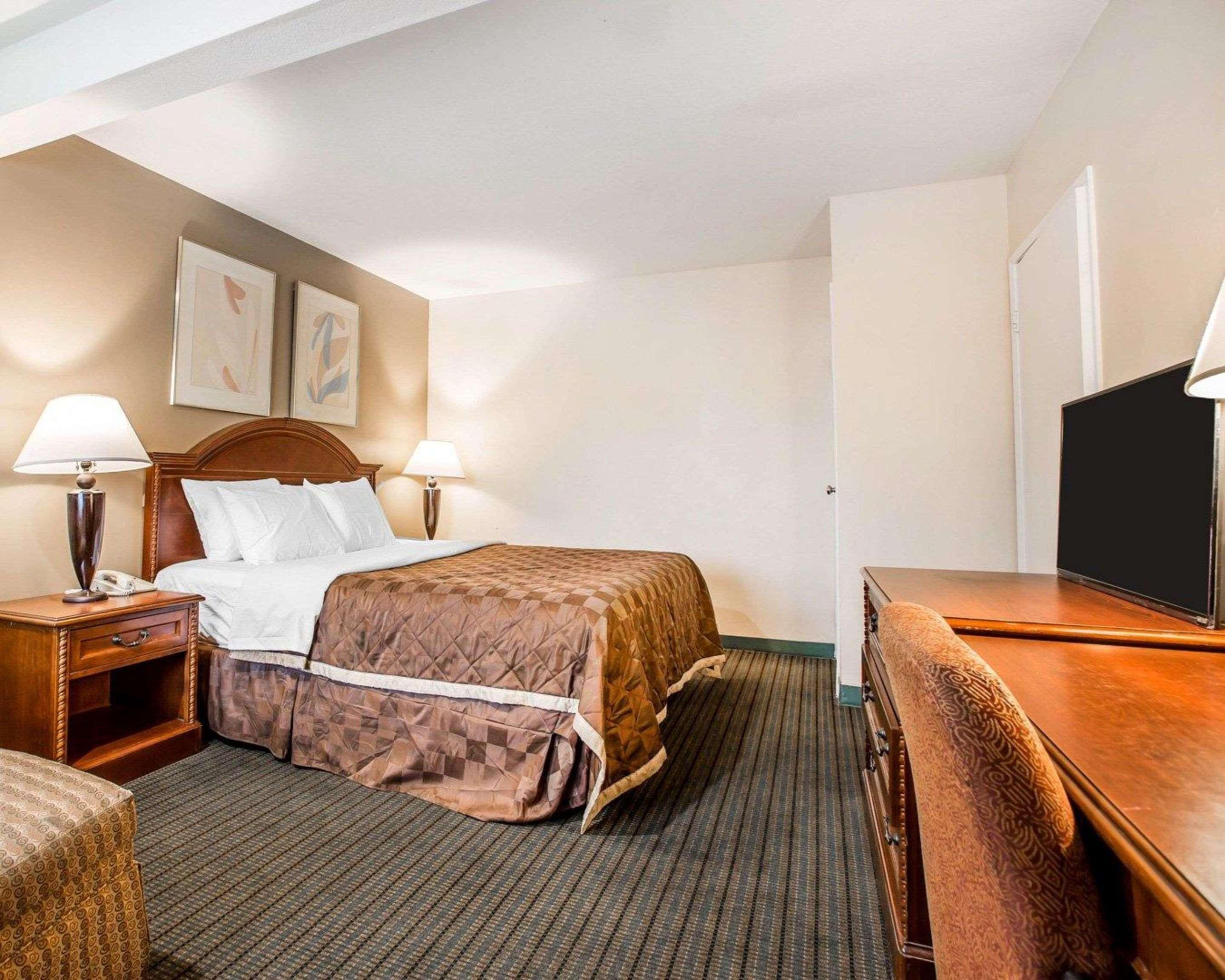 Rodeway Inn South Gate - Los Angeles South Bagian luar foto