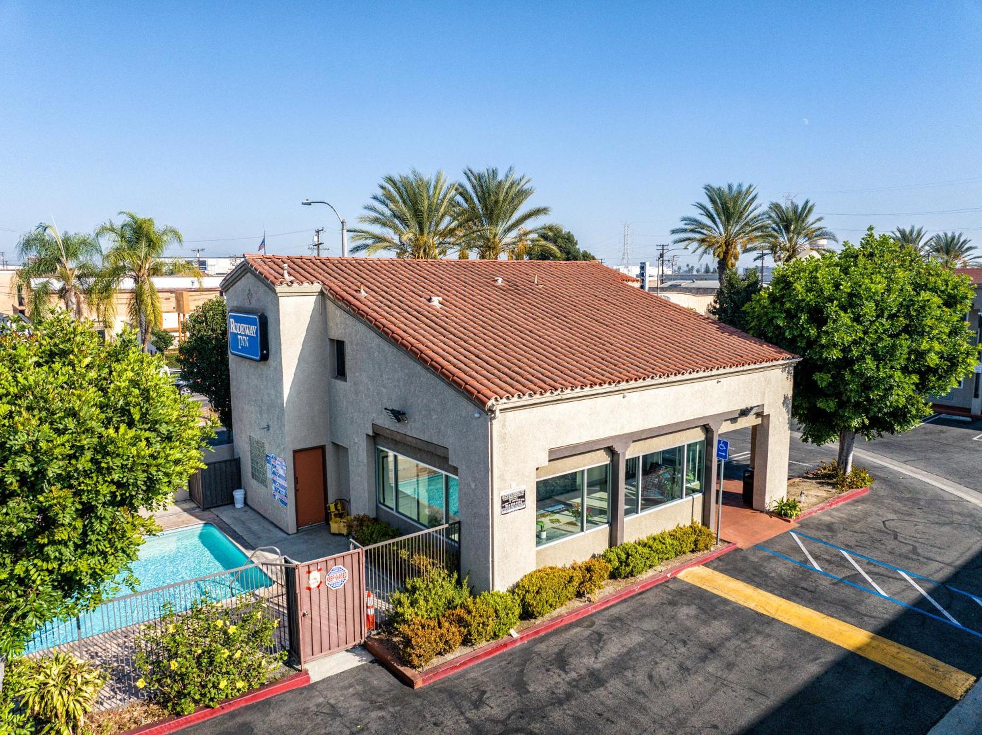 Rodeway Inn South Gate - Los Angeles South Bagian luar foto